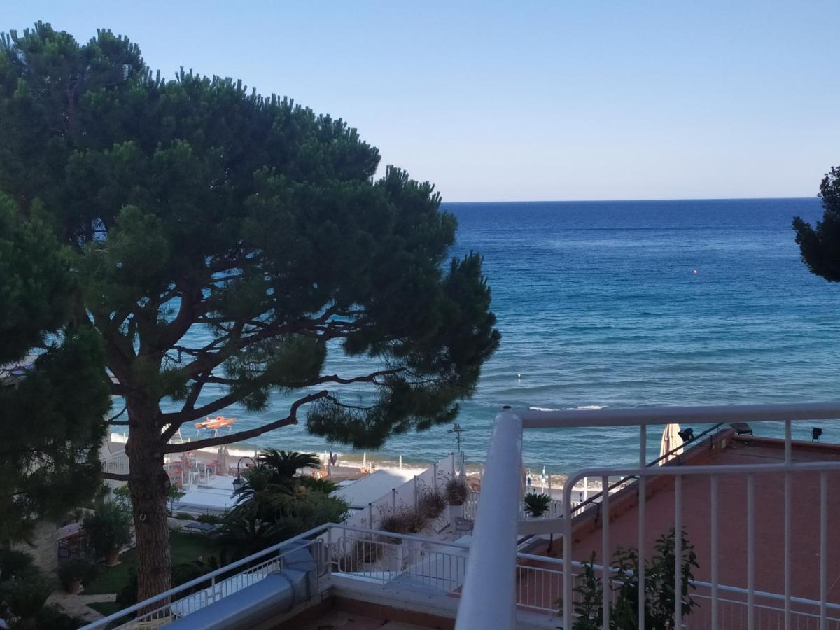 Diana Grand Hotel Alassio Eksteriør billede